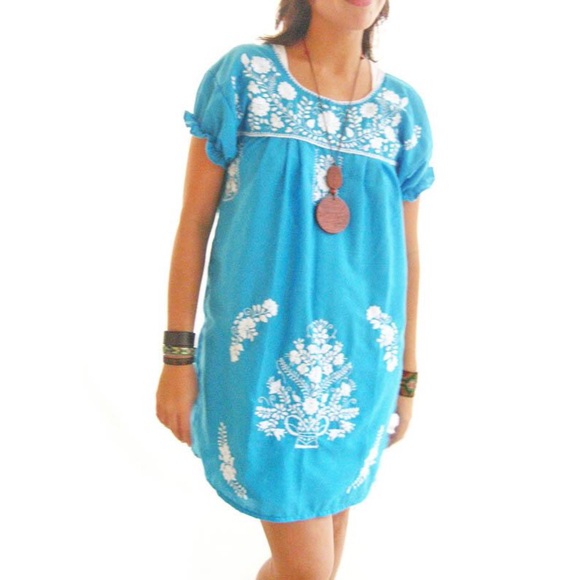 Embroidered Mexican Peasant Dress Folk Floral - Picture 2 of 4